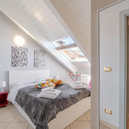 Politecnico & Crocetta Elegant Flat