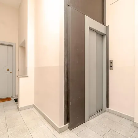 Politecnico & Crocetta Elegant Flat Apartment Turin